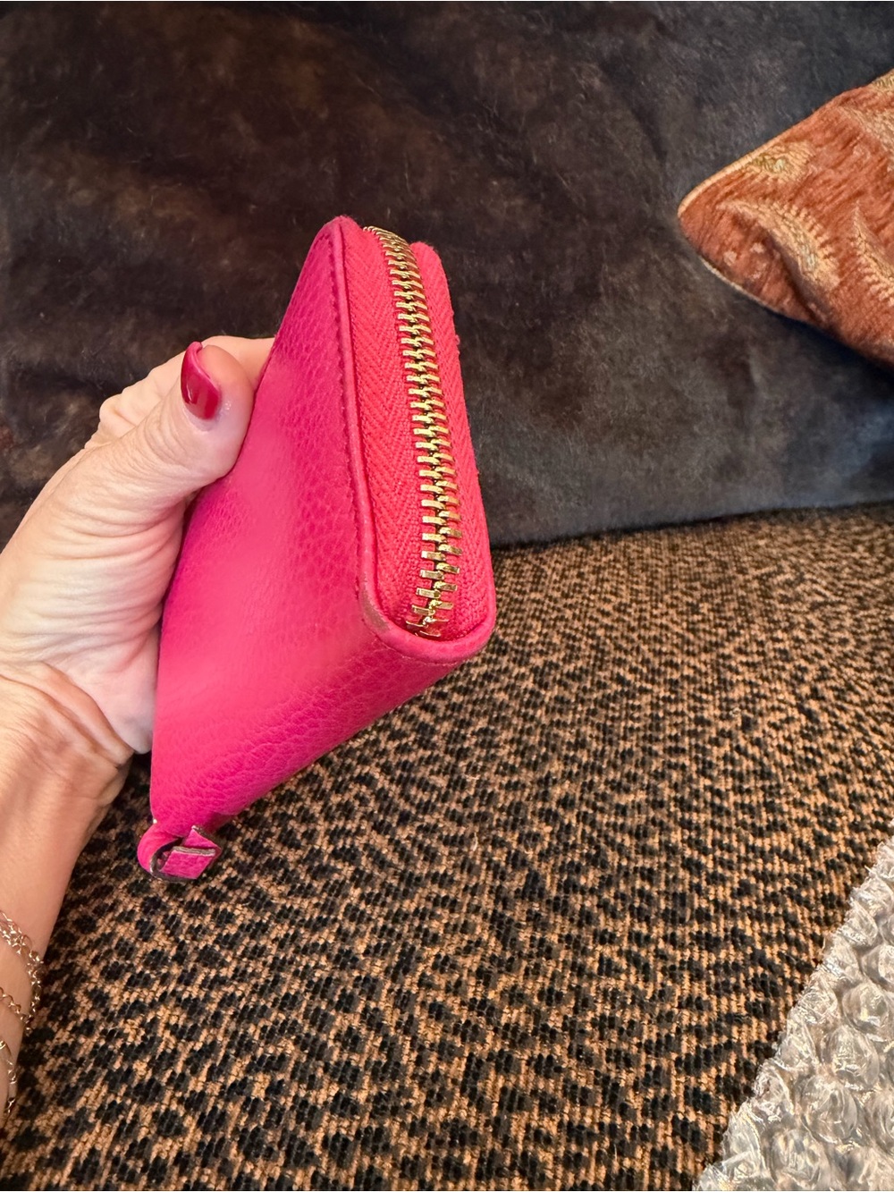 Gucci Hot Pink Leather Zip Around Compact Wallet with Gold Hardware and COA - Picture 10 of 17